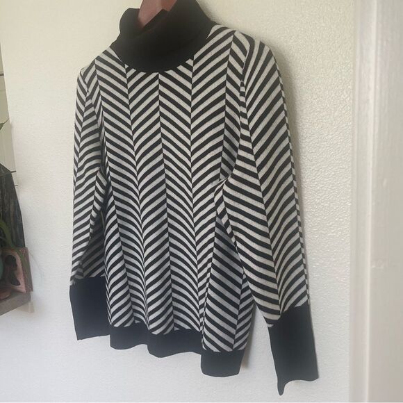 Worthington Large Chevron Black and White Striped Turtleneck Sweater - Picture 5 of 10